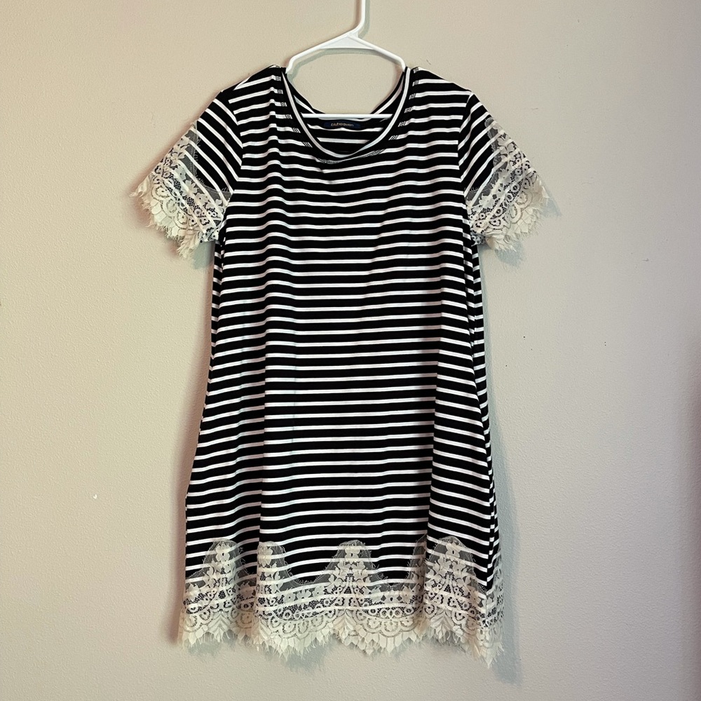 NWOT Women’s Black&White Striped Lace Dress Size L